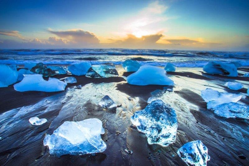 Bi an bien Kim Cuong thu hut khach du lich o Iceland hinh anh