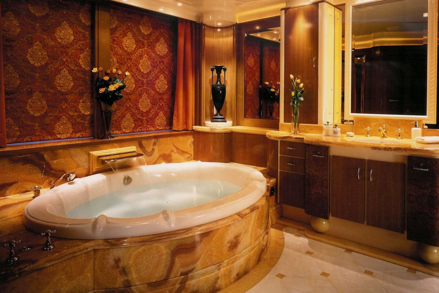 'Thien duong' an trong du thuyen 150 trieu USD cua ty phu nguoi Anh hinh anh