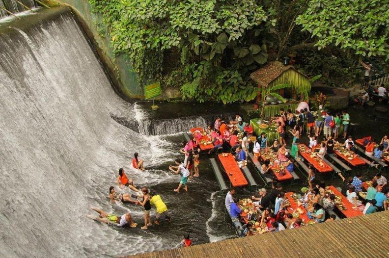 Nha hang duoi thac nuoc hut khach du lich tai Philippines hinh anh
