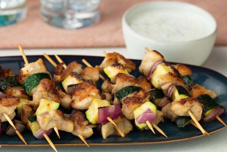 Tu lam ga xien que sot sua chua la mieng hinh anh