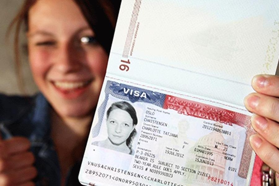 Phai khai tai khoan mang xa hoi khi xin visa My hinh anh