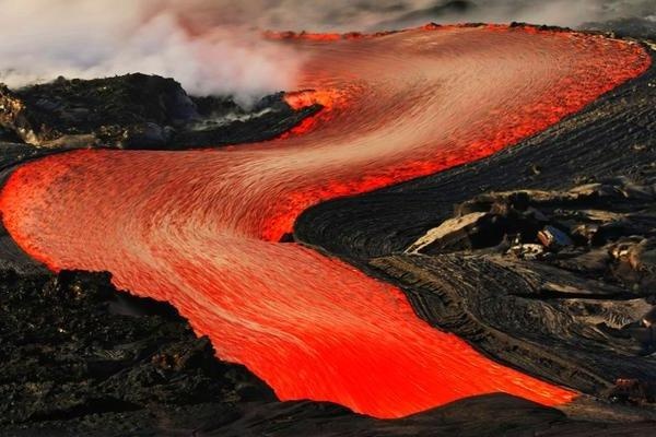 Ngam dung nham nui lua do ao ao nhu lu o Hawaii hinh anh