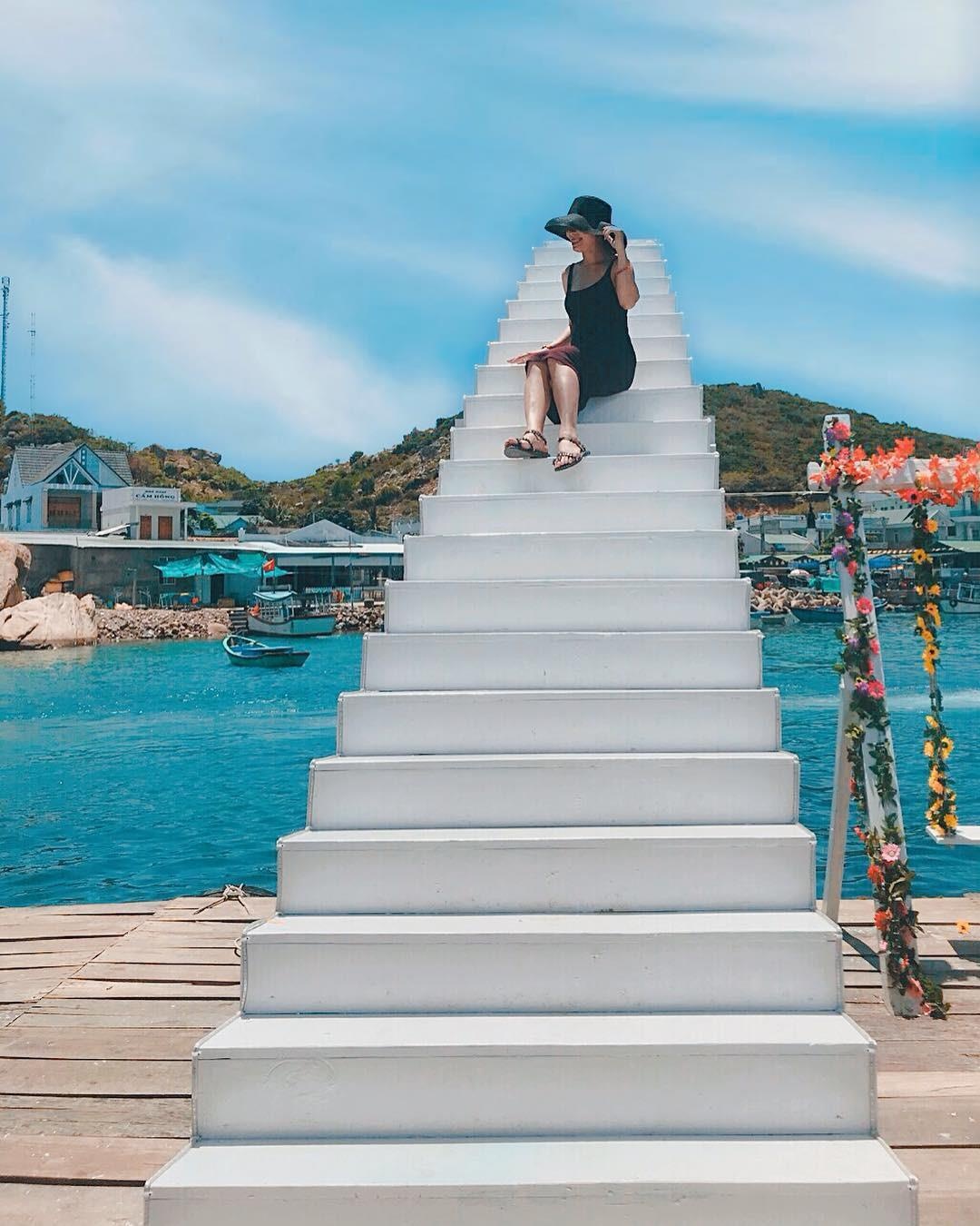 nac thang len thien duong anh 13