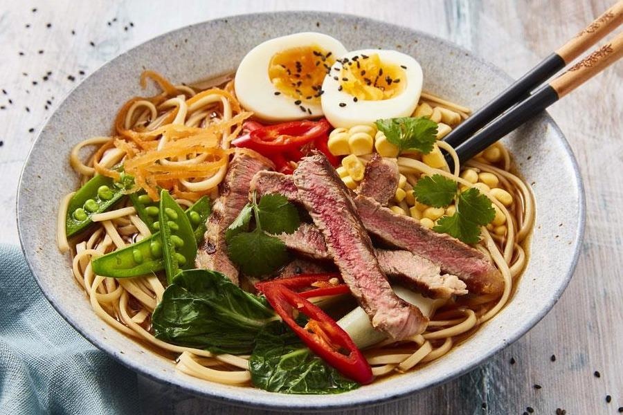 Ramen thit nac chien gion de lam cho hoi nghien mi hinh anh