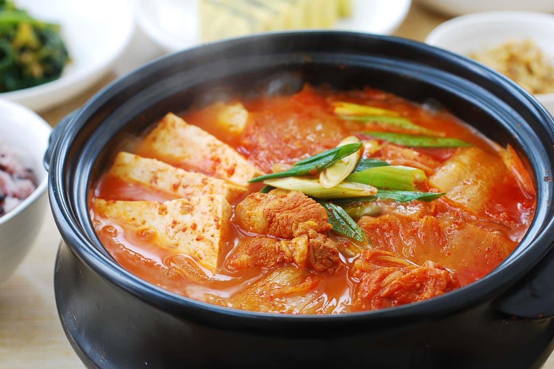 Cong thuc nau thit ba chi ham kim chi dung chuan Han Quoc hinh anh