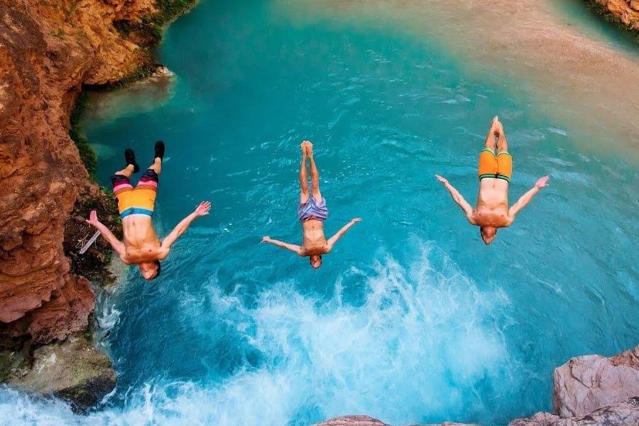 Di bo hon 16 km toi thac thien duong an suot 30.000 nam o My hinh anh