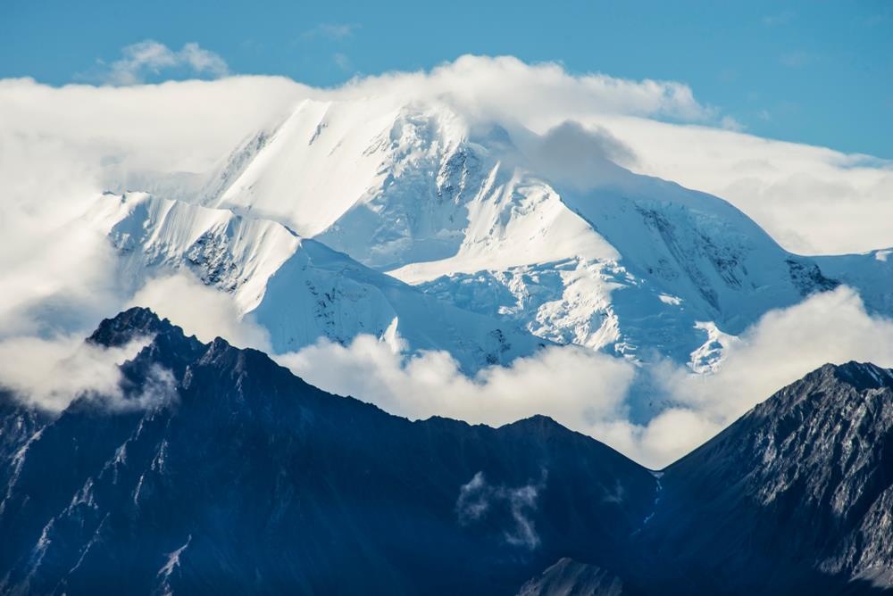 Kham pha do 'kho nhan' cua dinh nui cao nhat Bac My hinh anh