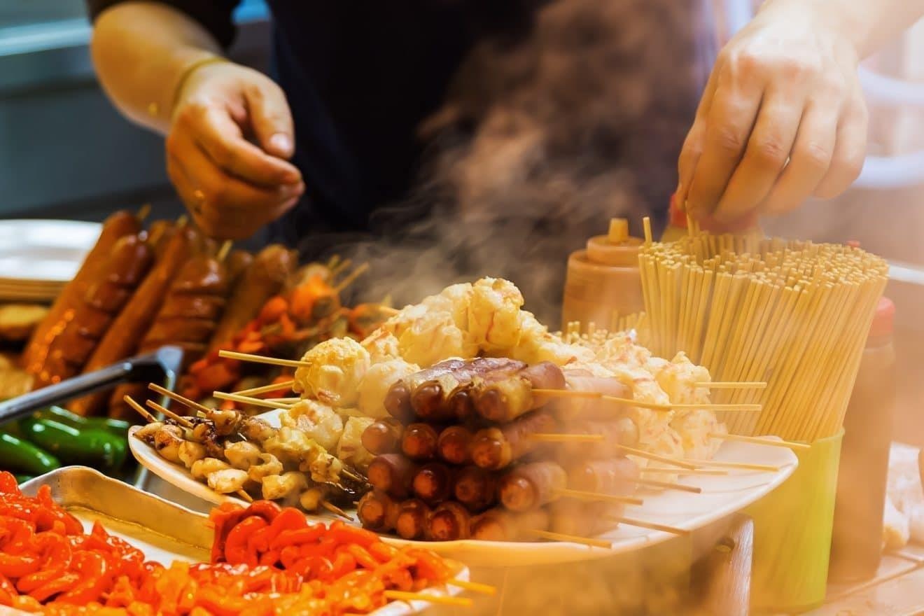 Banh trung ga va 4 mon duoi 100.000 dong cho hoi an dem o Hong Kong hinh anh