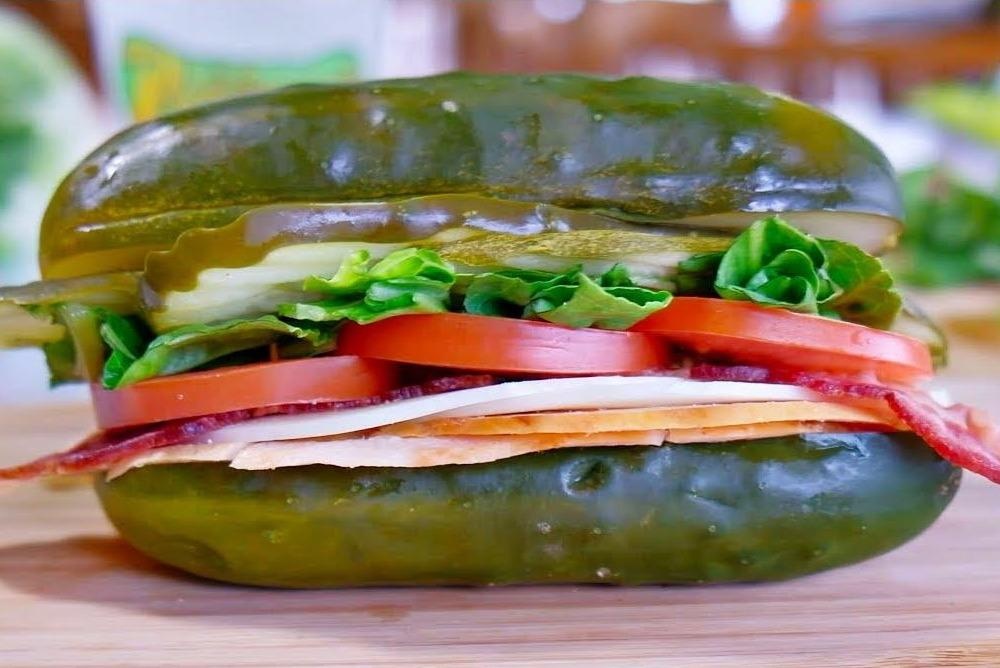 Dua chuot thay the banh mi lam vo sandwich o My hinh anh