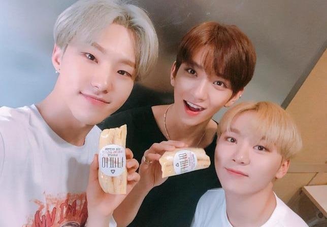 Bi an banh sandwich mut dau khien cac idol Han Quoc me man hinh anh