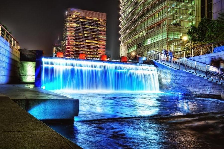 Cong thoat nuoc hoi sinh thanh dong suoi dep mo mang o Seoul hinh anh