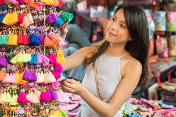 'Cho ke cap' va nhung khu mua sam noi tieng o Bangkok hinh anh