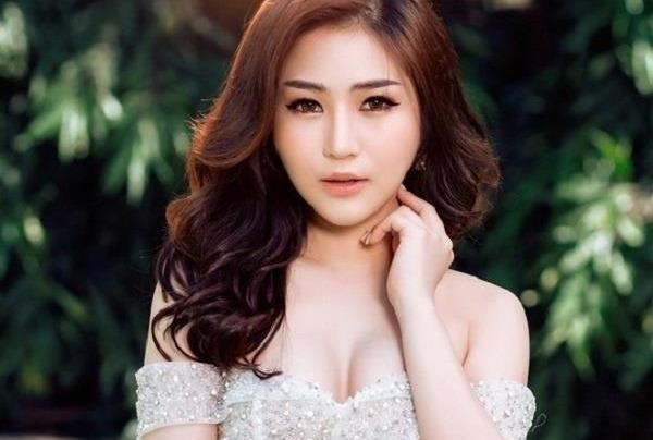 Huong Tram trai long ve bai hat moi ra mat hinh anh