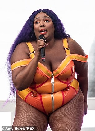 rapper mặc bikini ảnh 2 rapper mac bikini anh 2