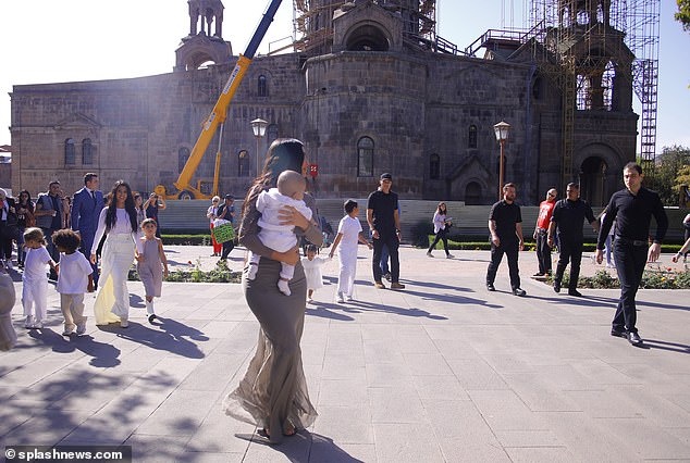 thoi trang kim kardashian anh 5