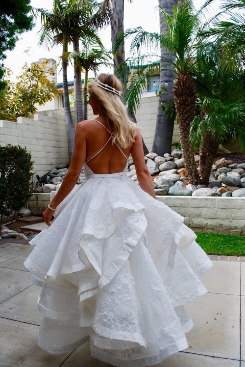 vay cuoi lam tu giay ve sinh anh 12