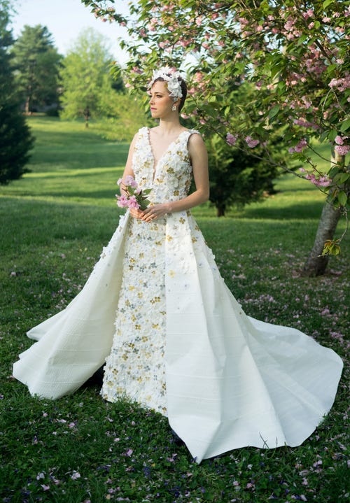 vay cuoi lam tu giay ve sinh anh 4