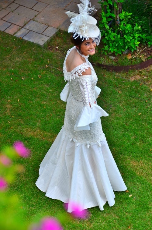 vay cuoi lam tu giay ve sinh anh 5