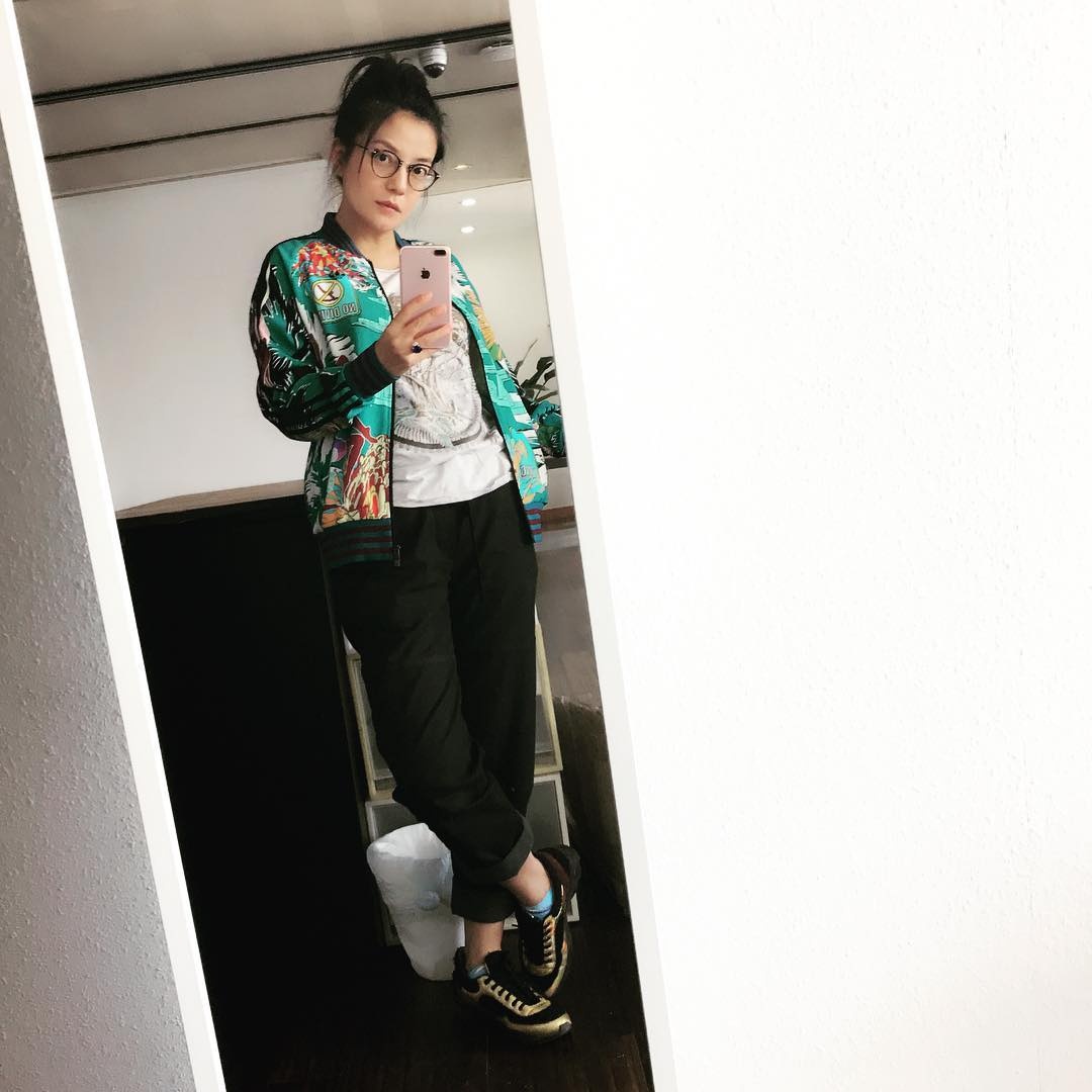 trieu vy dien do tre trung anh 10