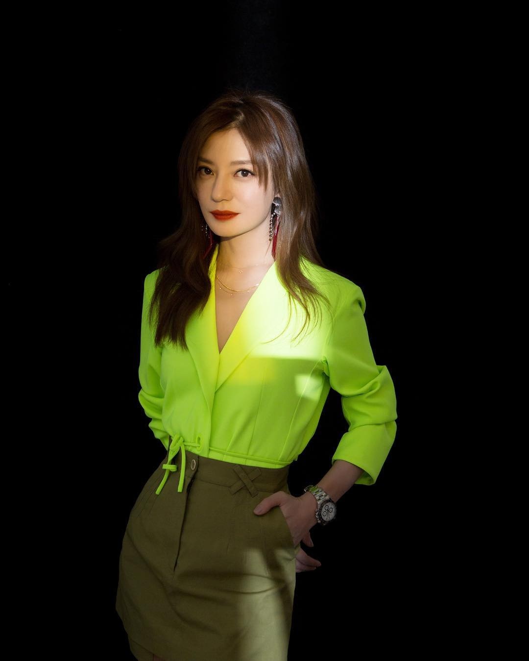 trieu vy dien do tre trung anh 9