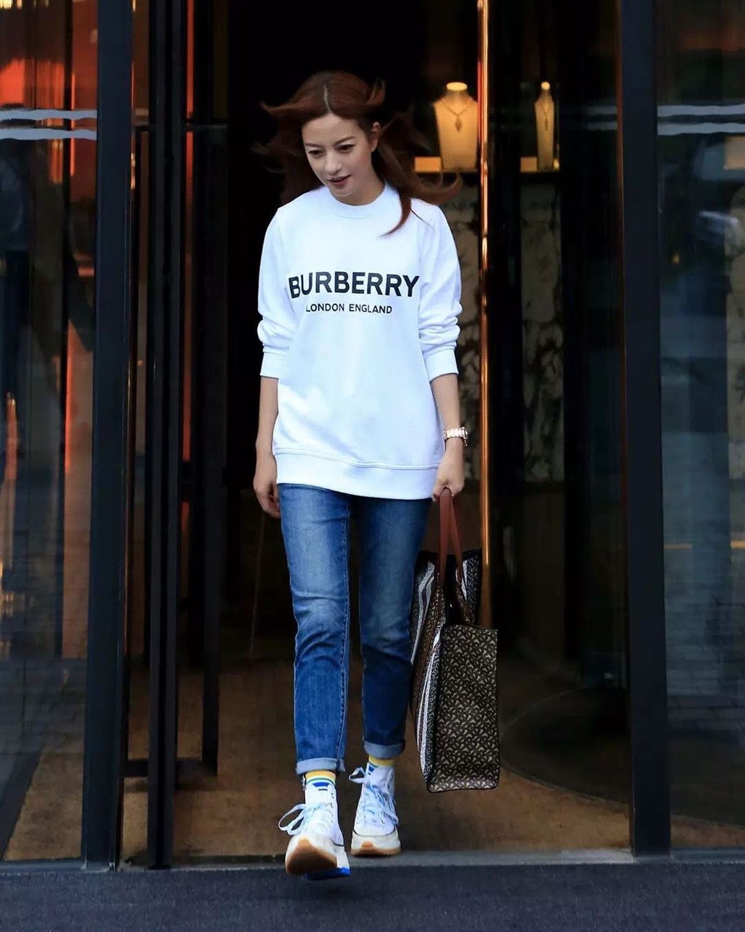 trieu vy dien do tre trung anh 11