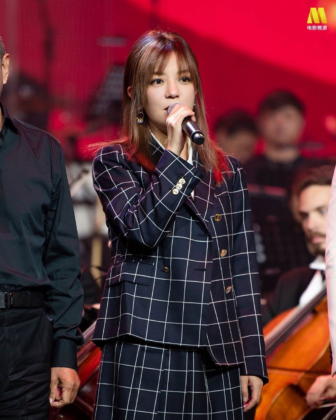 trieu vy dien do tre trung anh 2