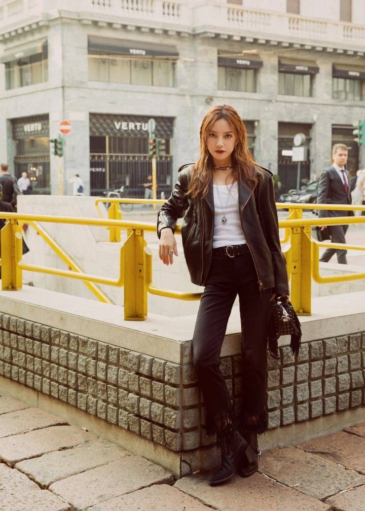 trieu vy dien do tre trung anh 8