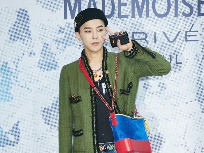 G-Dragon luon duoc khen ngoi du mac ke quan ao cua phai nu hinh anh