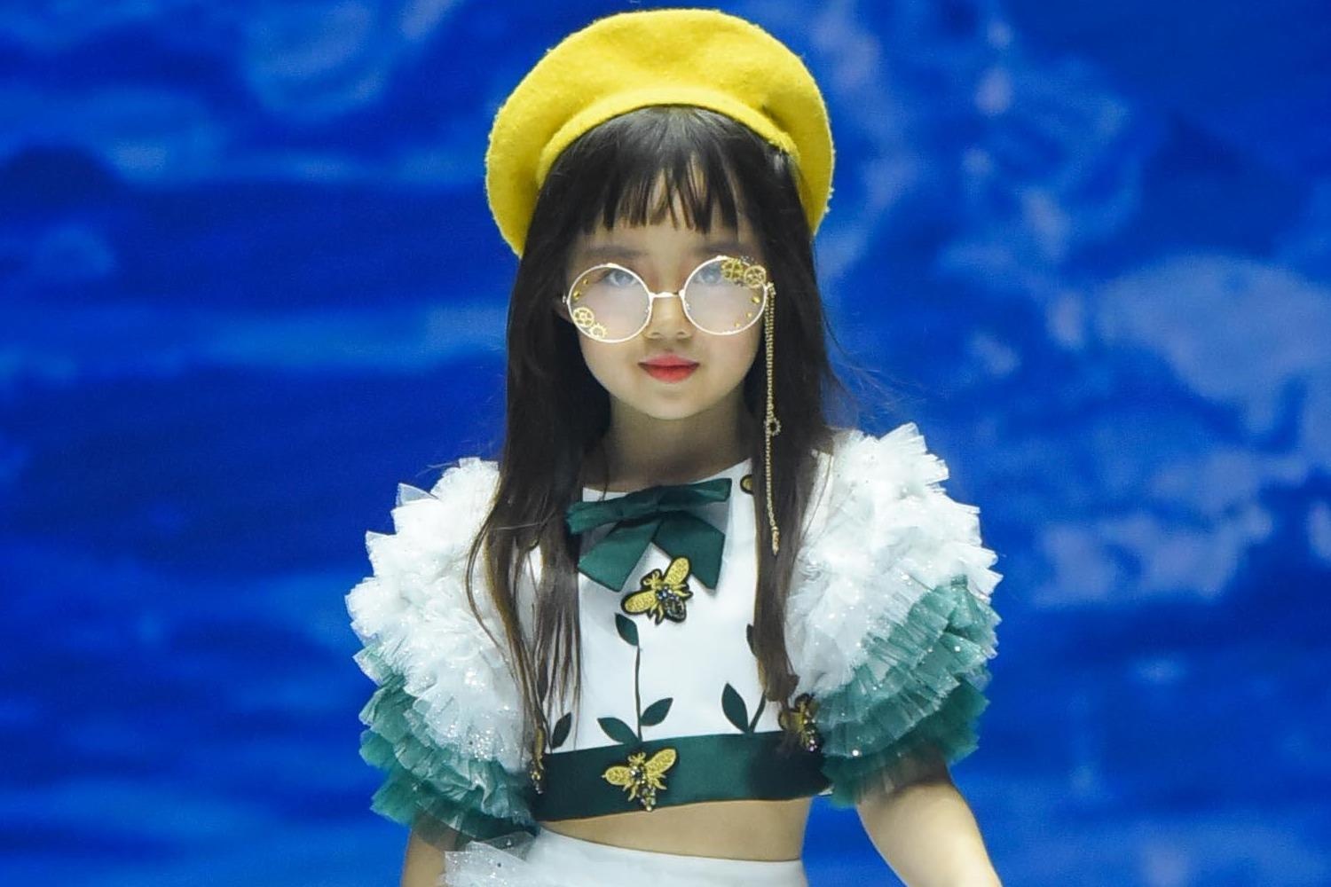 Nhung cot moc dang nho dua thoi trang Viet Nam vuon tam the gioi hinh anh