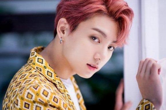 Jungkook va 7 cong thuc phoi do hang ngay dang de hoc hoi hinh anh