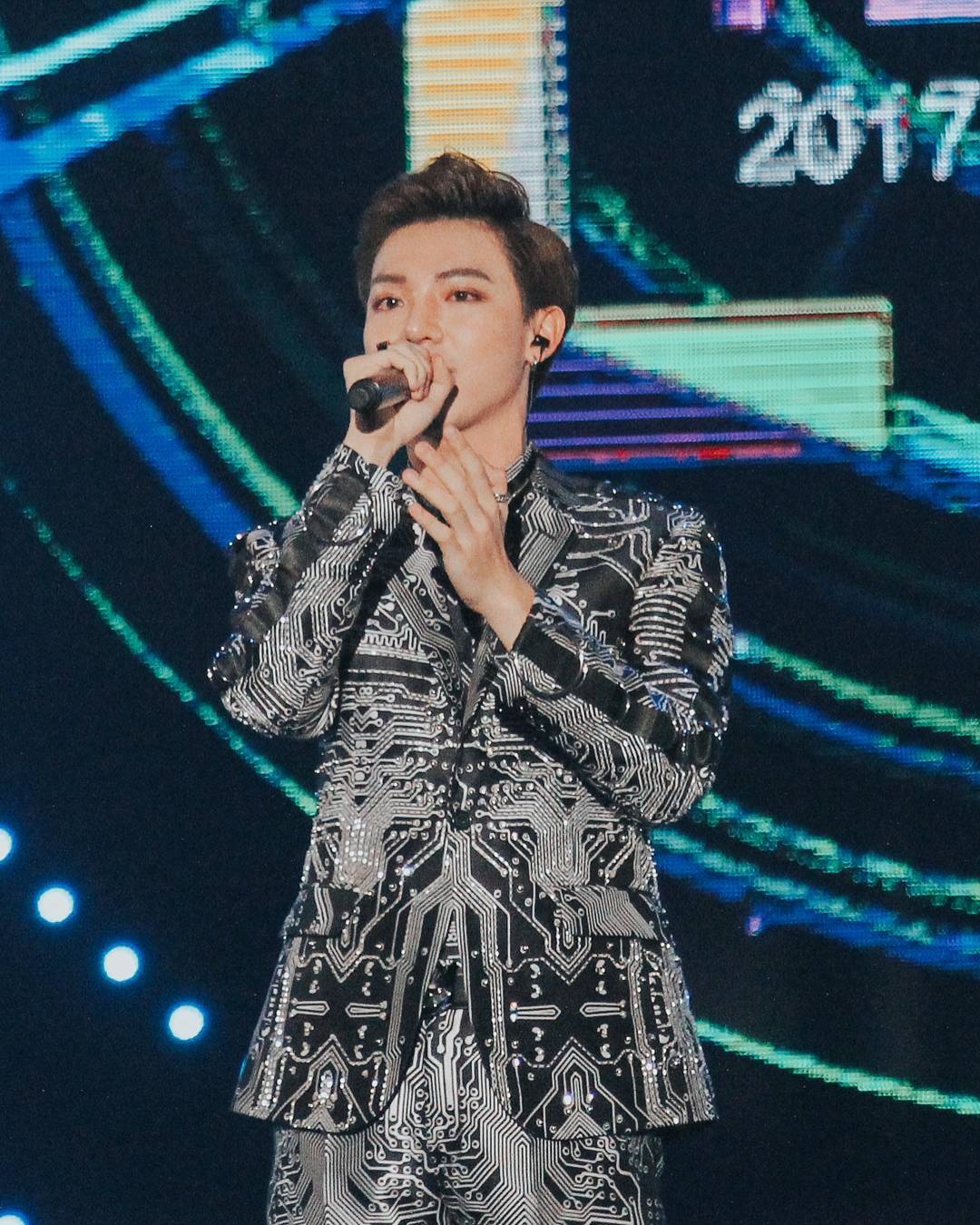 erik mac vest mau me anh 4