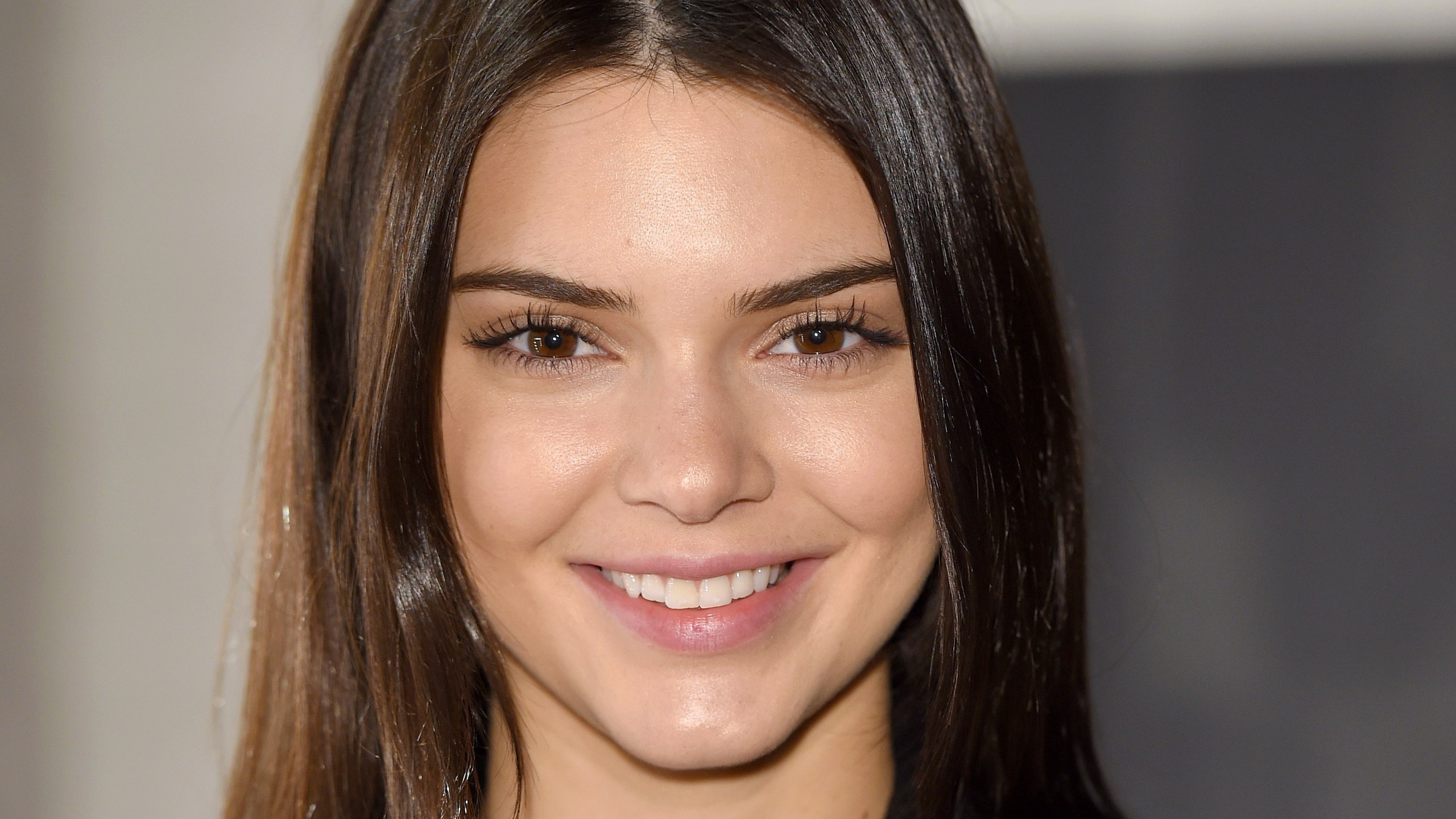 kendall jenner bị mụn ảnh 3 kendall jenner bi mun anh 3