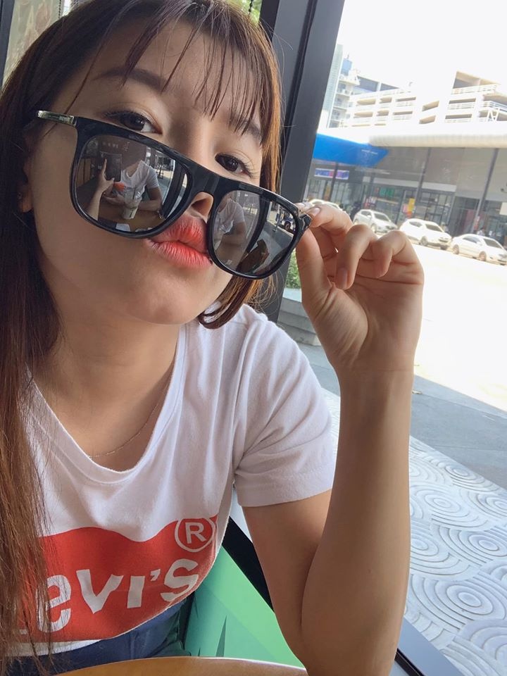 yen xuan ban gai lam tay anh 2