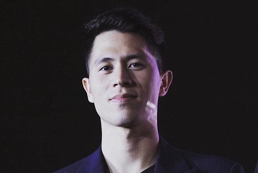 Dinh Trong tap buoc di sau chan thuong hinh anh