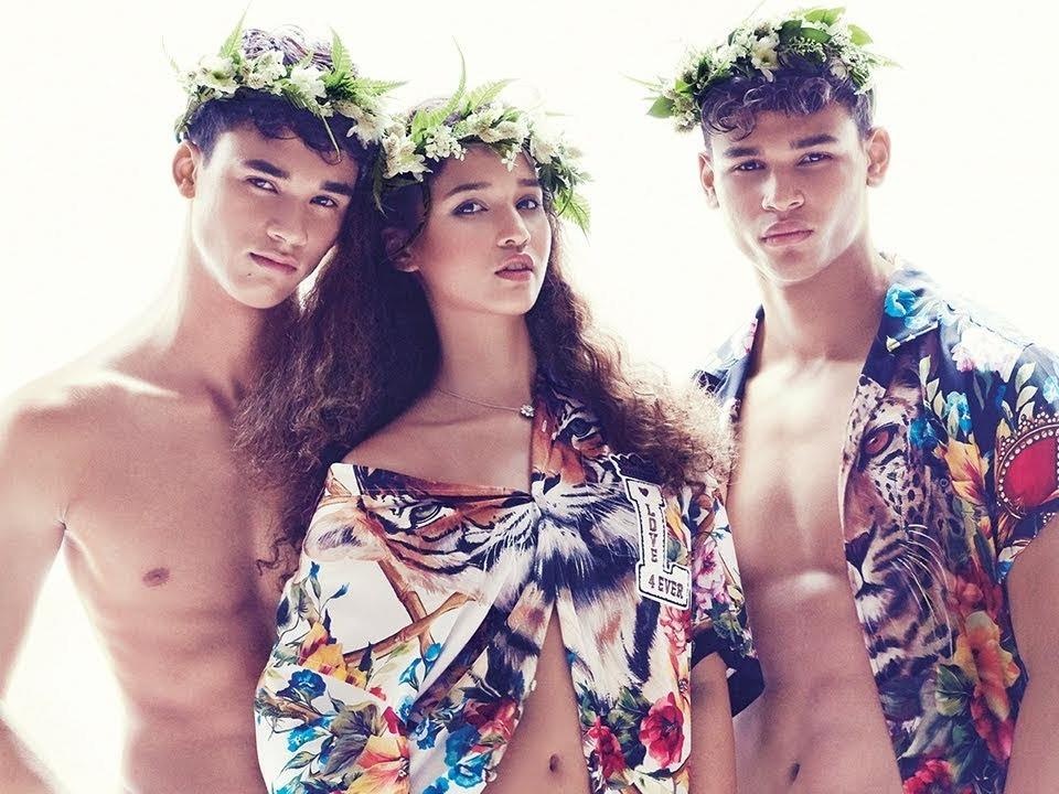 HLV tuyen Singapore co 3 nguoi con deu mac dep nhu nguoi mau hinh anh