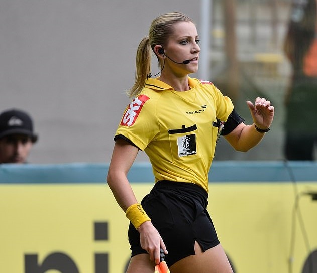 nữ trọng tài xinh đẹp ảnh 1 nu trong tai xinh dep anh 1