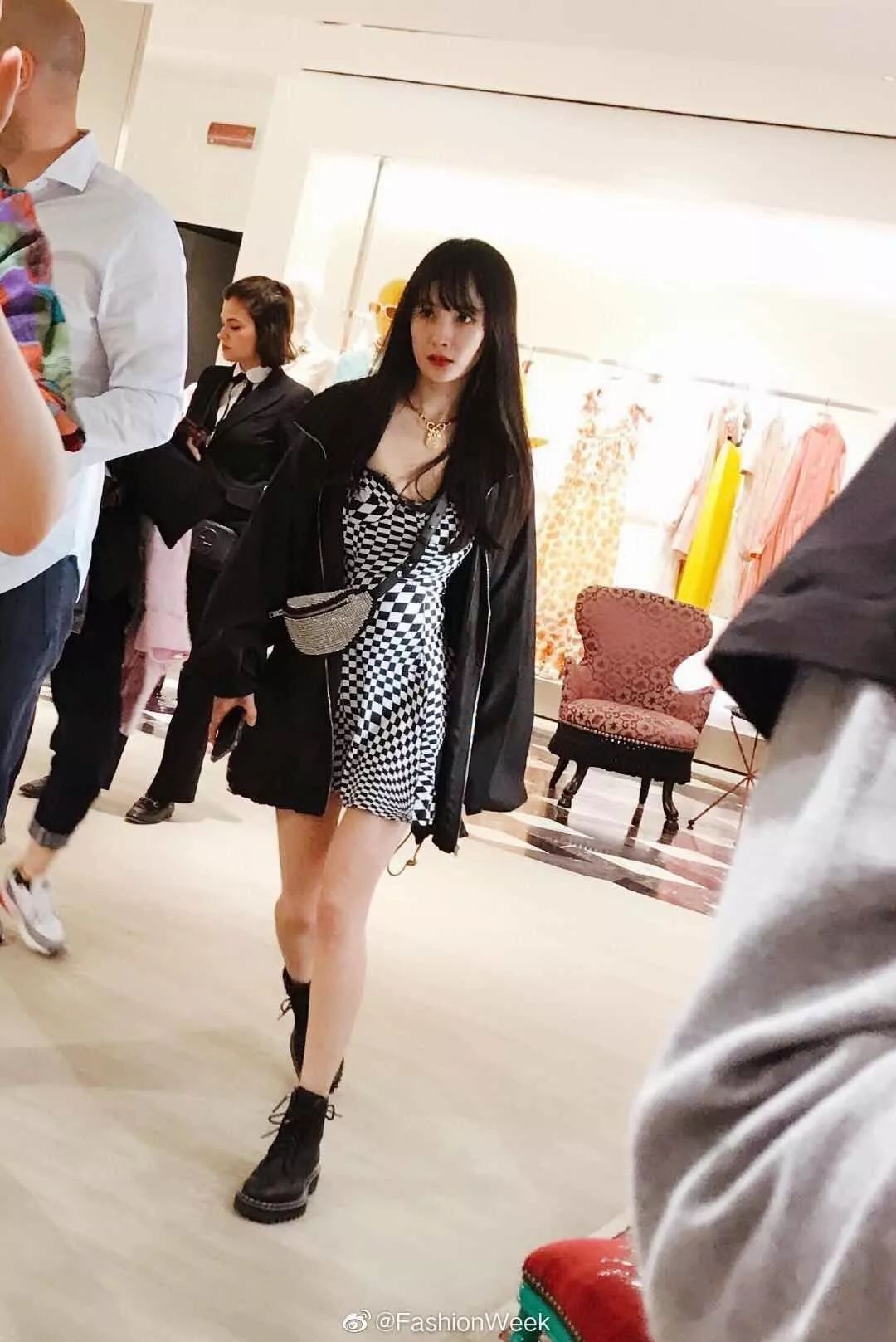 duong mich va nguy dai huan anh 3