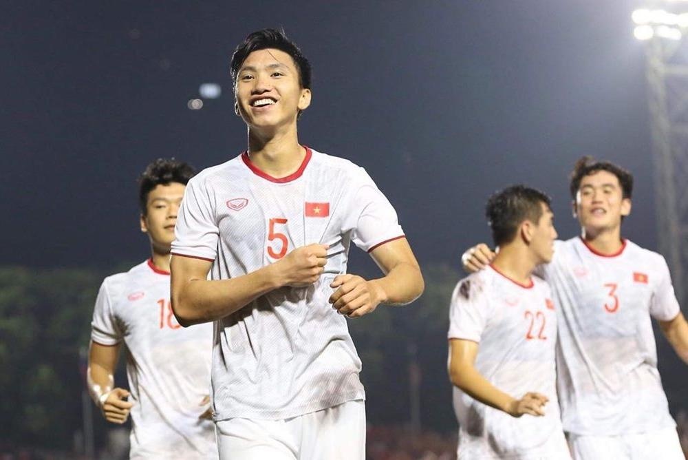 Cu danh dau mo ty so cua Doan Van Hau truoc Indonesia hinh anh