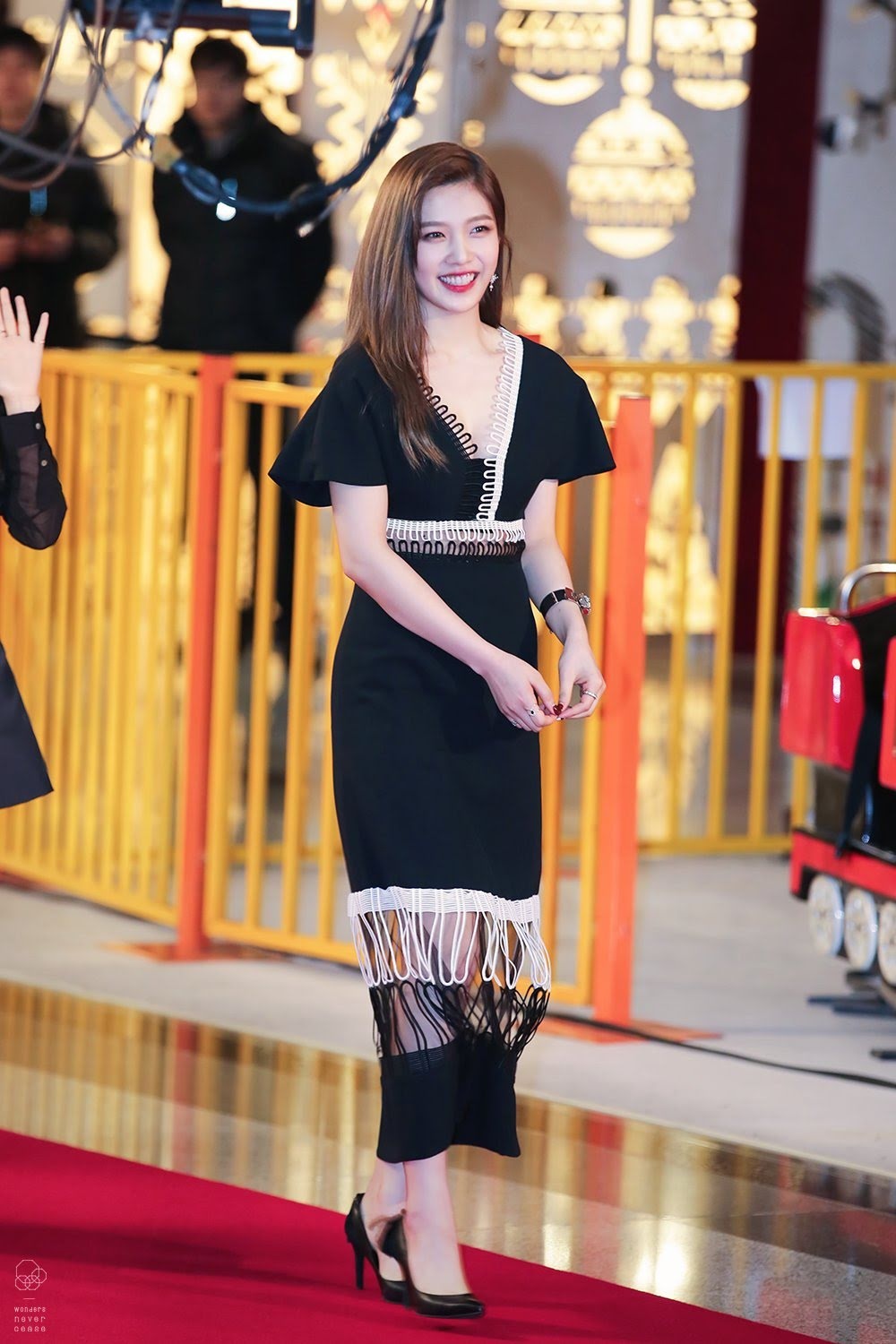 thoi trang tham do red velvet anh 8