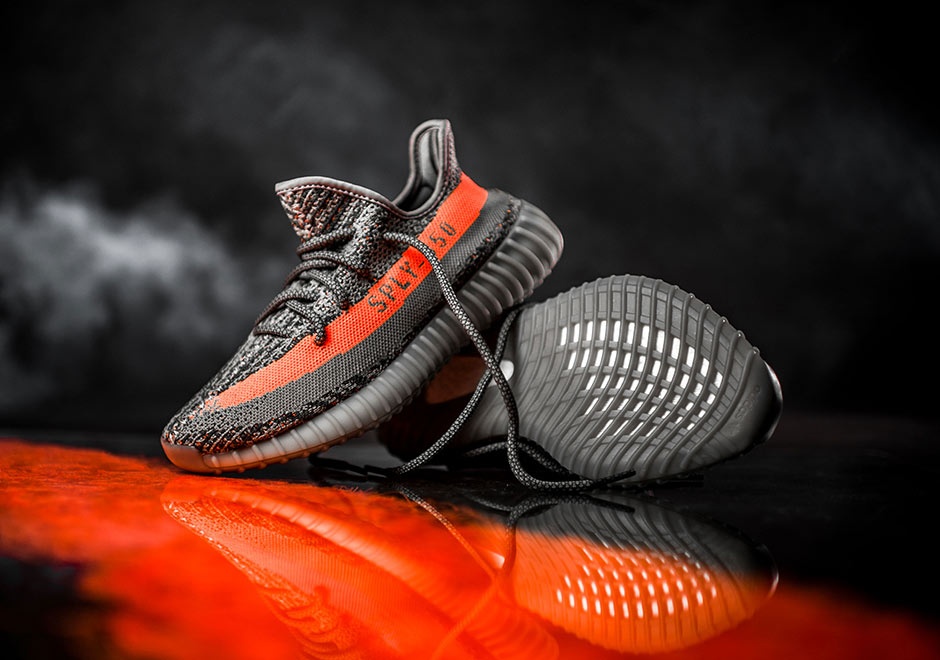Lay cam hung tu Lamborghini va 5 su that ve giay Yeezy cua Kanye West hinh anh