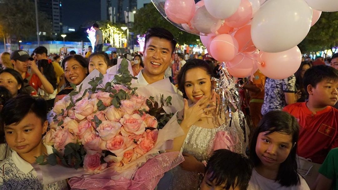 duy mạnh mua đồ hiệu ảnh 1 duy manh mua do hieu anh 1