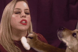 Su that ve clip co gai nho vet va cho trang diem cho minh hinh anh