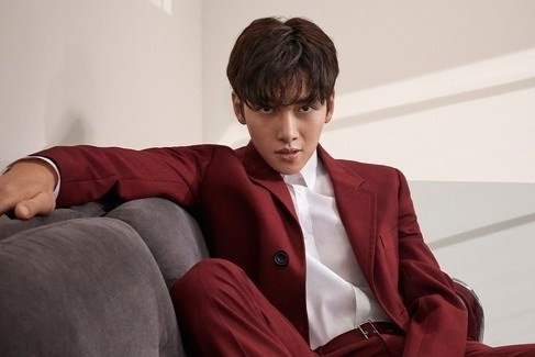 Ji Chang Wook tao dang sexy, lam dai su toan cau cho Calvin Klein hinh anh