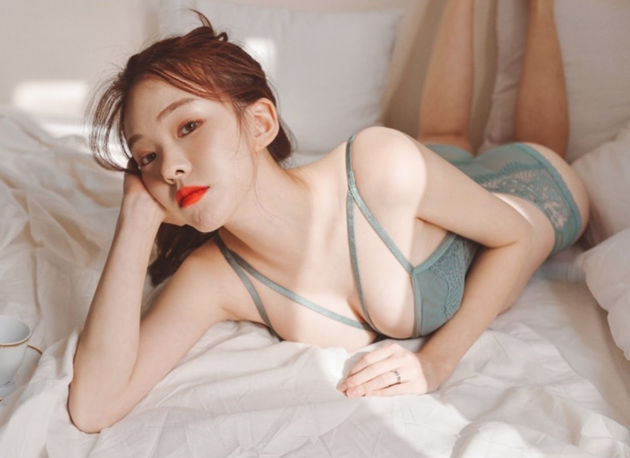 5 cach giup nguc cang tron de thuc hien tai nha hinh anh