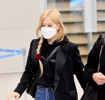 deo khau trang anh 2