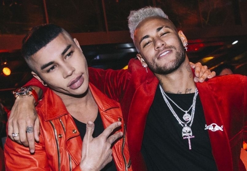 Gu thoi trang ca tinh cua cau thu Neymar hinh anh