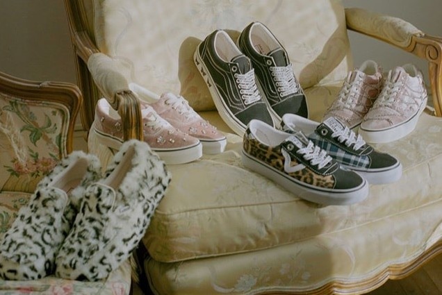 Vans se ban giay da bao, tui long xu vao ngay 21/2 hinh anh