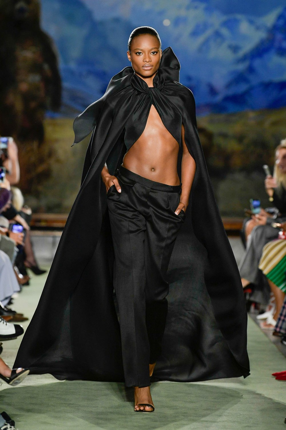 Bella Hadid New York Fashion Week ảnh 3 Bella Hadid New York Fashion Week anh 3