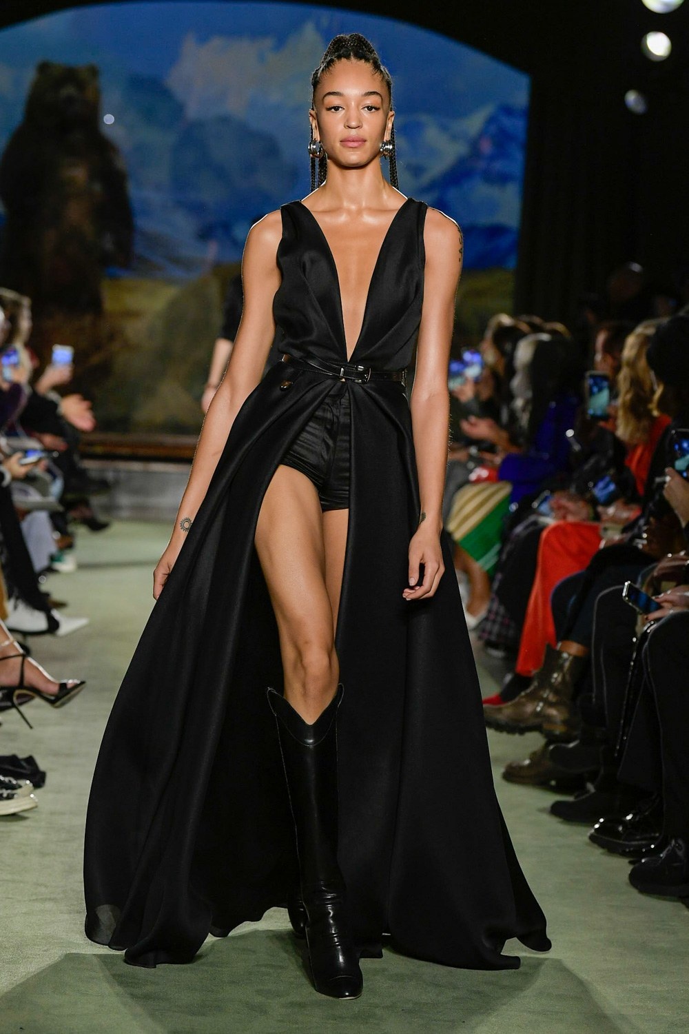 Bella Hadid New York Fashion Week ảnh 4 Bella Hadid New York Fashion Week anh 4