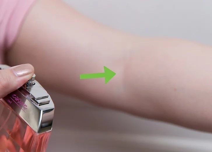 xịt nước hoa đúng cách ảnh 6 xit nuoc hoa dung cach anh 6